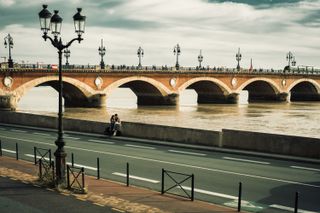 Lovers hanging out in an urban scenery