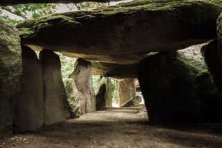 Path under a megalith structure