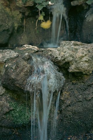 A small two steps cascade on long exposure