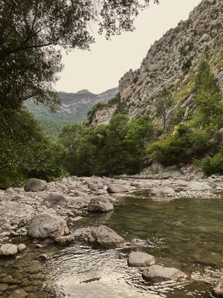 A water stream going through mountains