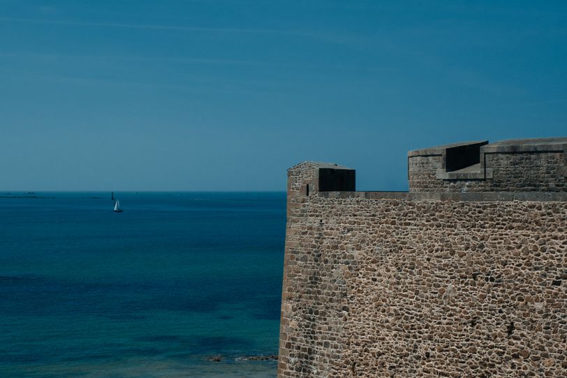 Seascape with rempart in the bottom right corner